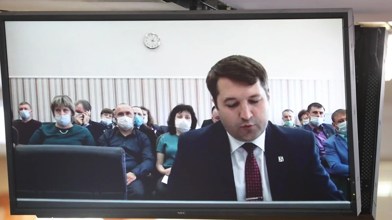 Мэр Тымовского района отчитался перед губернатором за «квадраты» и мусор