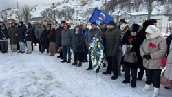 Члены «Единой России» приняли участие в церемонии в память о погибших невельских рыбаках