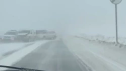 Больше семи машин столкнулись на скользкой дороге в Новотроицком