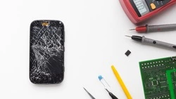 Сахалинца будут судить за разбитый о стену телефон племянницы