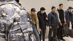 Очередную партию мигрантов принудительно выдворили с Сахалина