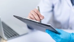 Жители Южно-Сахалинска могут оформить справку для ребенка после болезни в выходные   