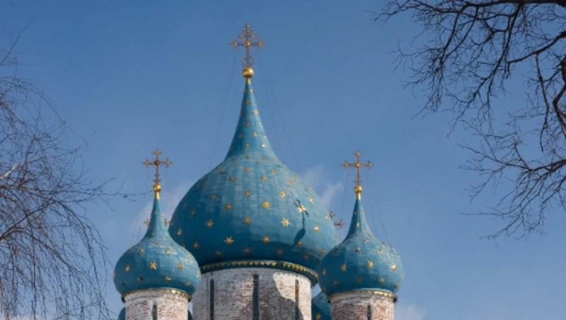 Церковный праздник 11 февраля 2026: традиции, строгие запреты и народные приметы дня