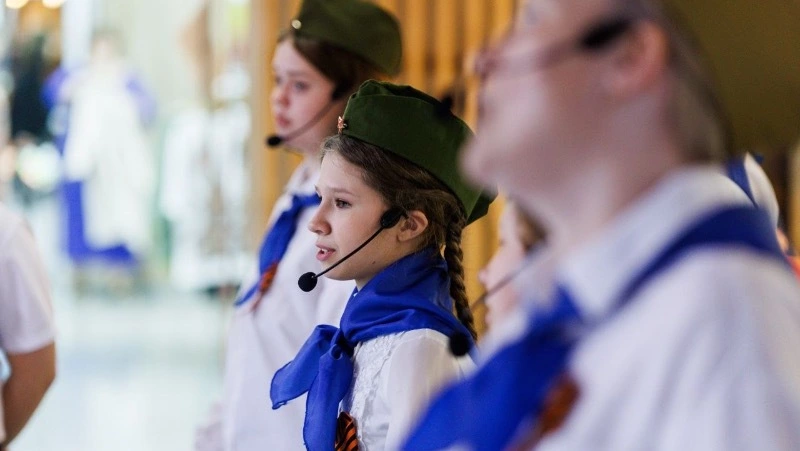 «Синий платочек» прозвучал в «Мегаберезке» в Южно-Сахалинске