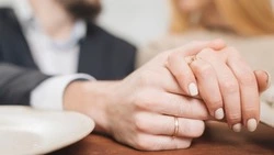 62 процента россиян считают, что брак необходим для закрепления отношений