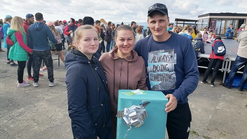 Участник Дня ходьбы на Сахалине уехал домой на самокате