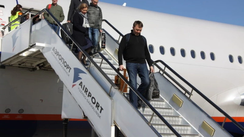 На Сахалин доставили благодатный огонь