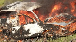 Автомобиль сгорел на улице Западной в Южно-Сахалинске 11 октября