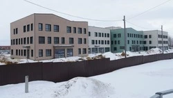 Коммунальщики завершают подключение к водоснабжению новой поликлиники в Хомутово