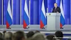 Путин призвал бизнесменов России быть со своей Родиной