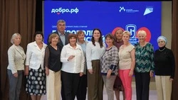 «Доброволец Сахалинской области»: в Аниве почетными знаками  наградили «Серебряных волонтеров»