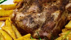 Мясо, творог и картофель стоят дешевле на Сахалине. Как изменились цены на продукты за неделю?