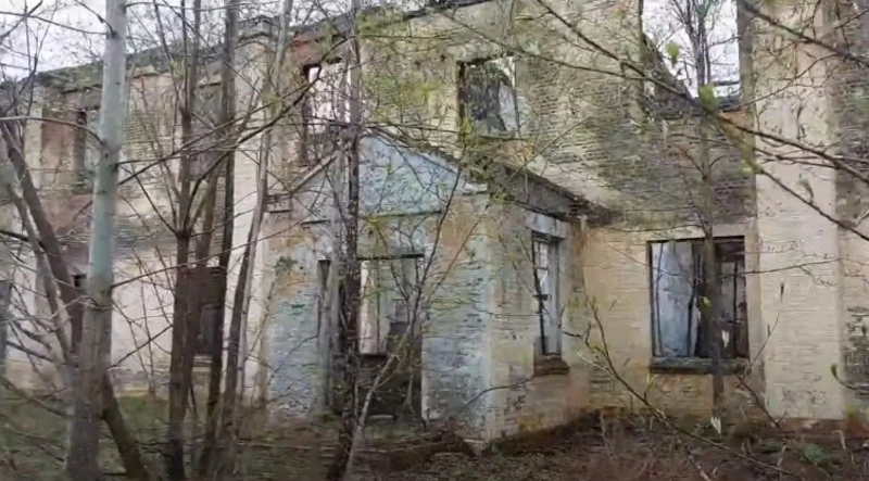 «Такой диковинки еще не видел»: блогер посетил город-призрак на Сахалине 