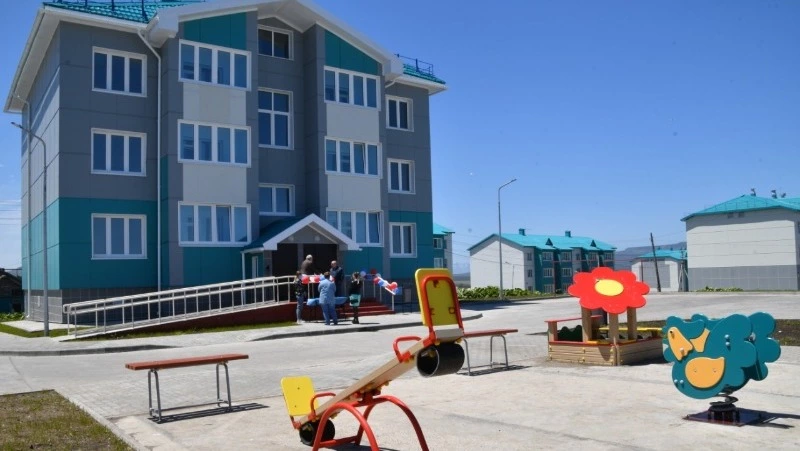 Новый дом для переселенцев из аварийного жилья сдали в Южно-Курильске