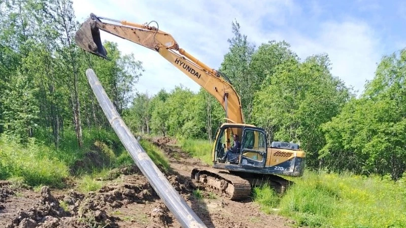 Почти 2 км сетей водоснабжения обновили в Охе  