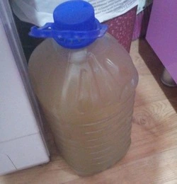 На грязную воду из крана продолжают жаловаться жители Красногорска