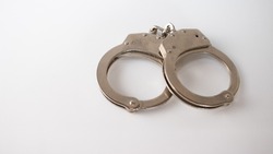 Мужчину с 12 свертками конопли задержали в Южно-Курильске