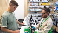 Al-помощник работает вместе с консультантами в салонах МегаФона