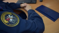 Молодая женщина обвинила соседа в убийстве своего возлюбленного в Охе