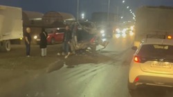 Четыре машины жестко столкнулись на трассе возле теплиц в Южно-Сахалинске