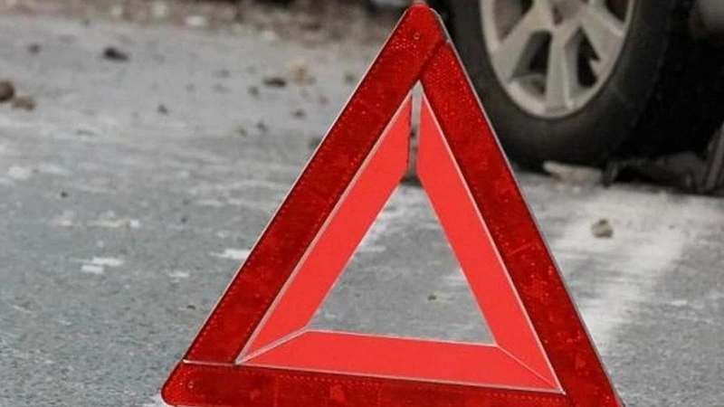 В центре Южно-Сахалинска лоб в лоб столкнулись две иномарки