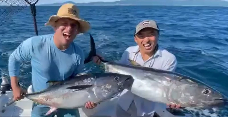 Рыбаки-любители открыли сезон ловли тунца на Сахалине