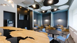 У сотрудников Huawei в Новосибирске на обеденном столе красуется Сахалин без Курил