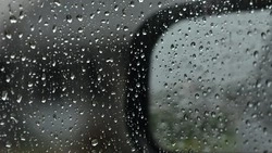 На Сахалине суд подтвердил штраф за тонировку, несмотря на дождь