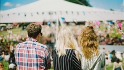 В SuperJob пообещали работникам в РФ больше летних корпоративов в 2023 году