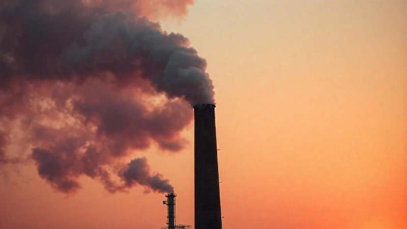 Опасность загрязнения воздуха в Южно-Сахалинске сохранится до утра 20 декабря 