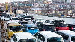 Около 1700 автомобилей приняли в порту Корсакова с января по май