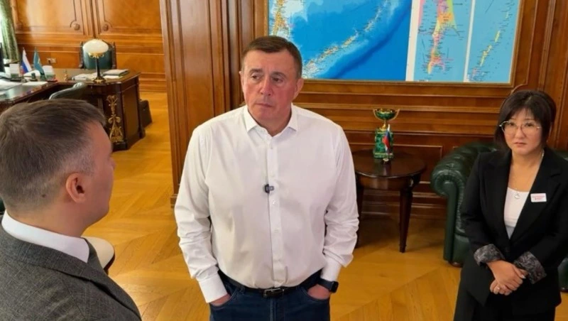 Лимаренко заслушал доклад команды «Губернаторского контроля» об итогах поездки в Углегорский район