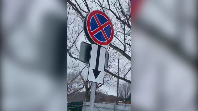 Садоводы добились запрета на парковку туристических снегоходов возле домов