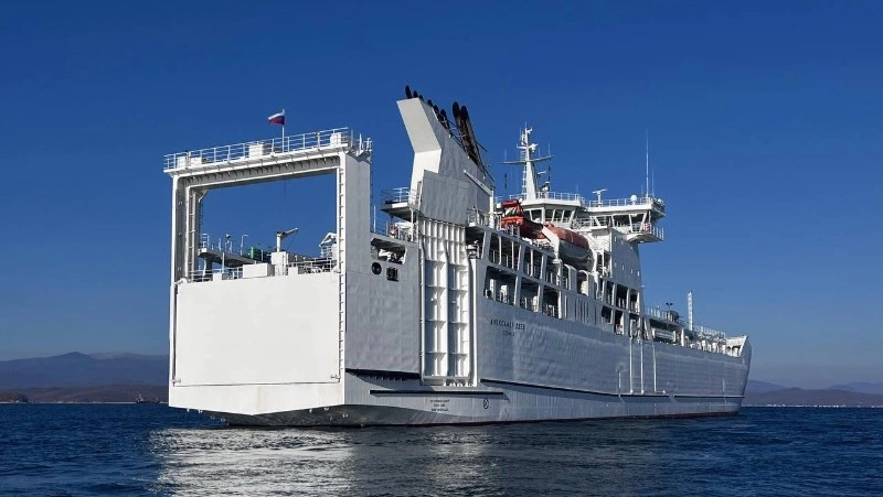 Паромную переправу Ванино — Холмск закроют на сутки из-за циклона