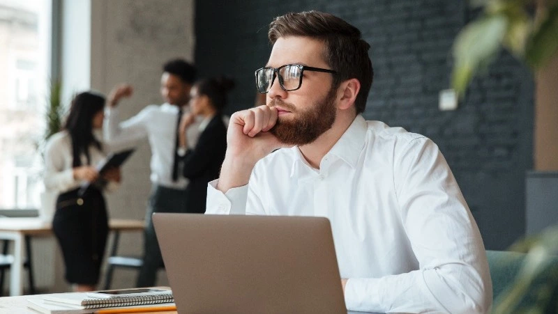 Каждый десятый житель Южно-Сахалинска несколько раз в день думает об увольнении