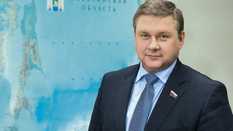 Карлов поздравил сахалинских огнеборцев с профессиональным праздником