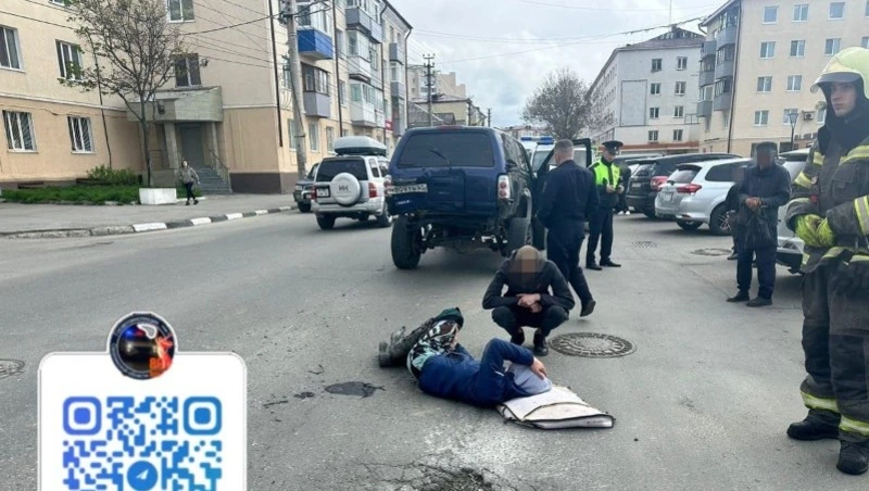 Несовершеннолетний водитель мотоцикла врезался в «Тойоту» в Холмске