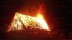 Огонь охватил дачный дом на площади 12 квадратных метров в Хомском районе 21 августа 