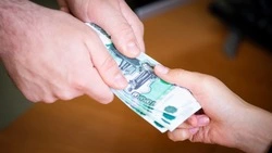 Жительница Холмска за неделю отдала мошенникам почти два миллиона рублей