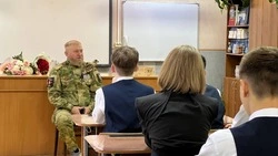 Ветеран СВО с Сахалина провел «Урок мужества» для школьников