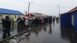 Холодный дождь испортил праздничные планы жителям Северо-Курильска