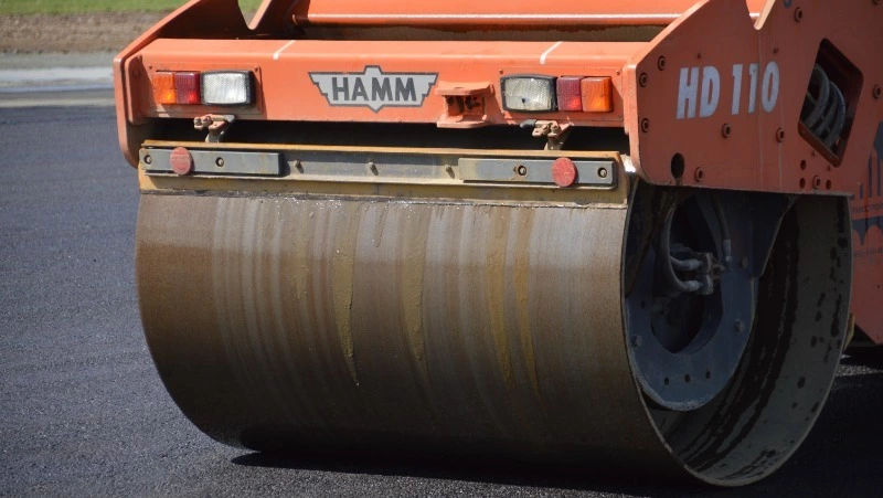 Строители восстановят фундамент и дорогу после ремонта водопровода в Тымовском районе