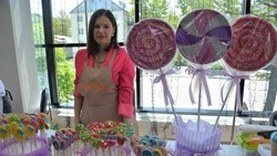 Колбаса, леденцы и открытки: в Южно-Сахалинске прошла ярмарка самозанятых