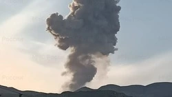 Выброс пепла зафиксировали на вулкане Эбеко днем 4 марта