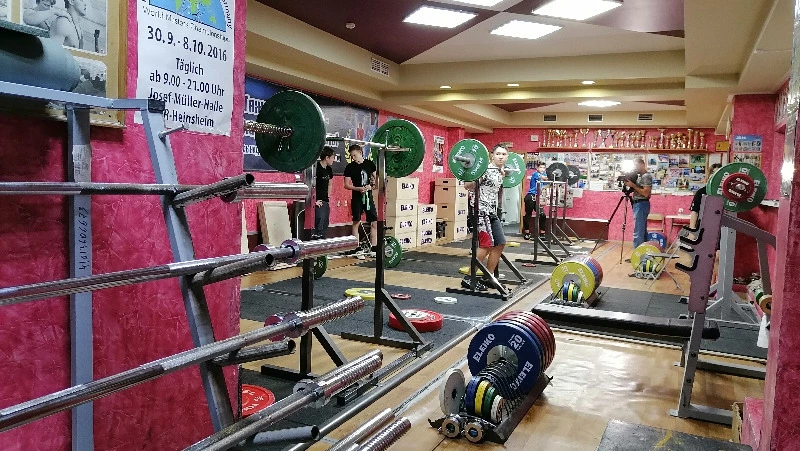 Школьников Южно-Сахалинска позвали в секцию тяжелой атлетики СШ «Кристалл»