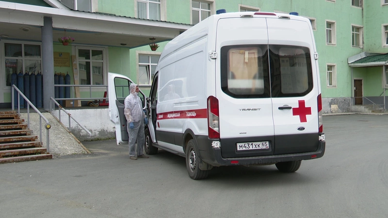 Питьевой водой и продуктами поддержали врачей ковидного госпиталя на юге Сахалина