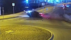 Ночной «полет» машины на кольце в Южно-Сахалинске попал на видео