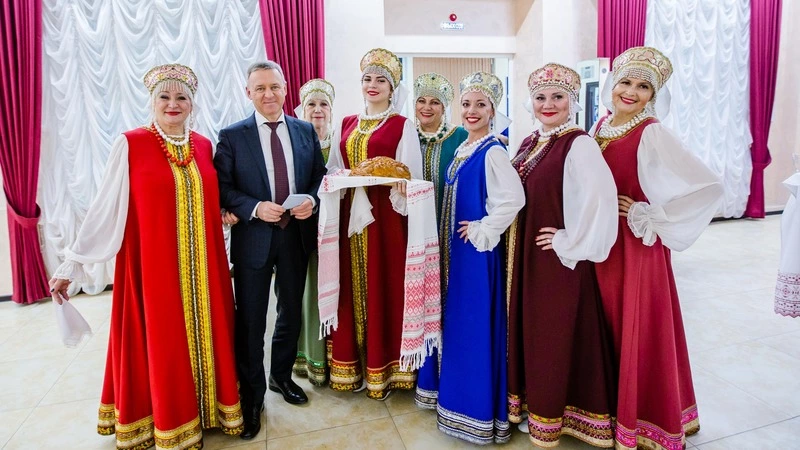 Сахалинский русский народный хор принимал поздравления коллег