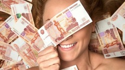 Житель Сахалина потерял 90 тысяч рублей из-за любовницы из Краснодарского края