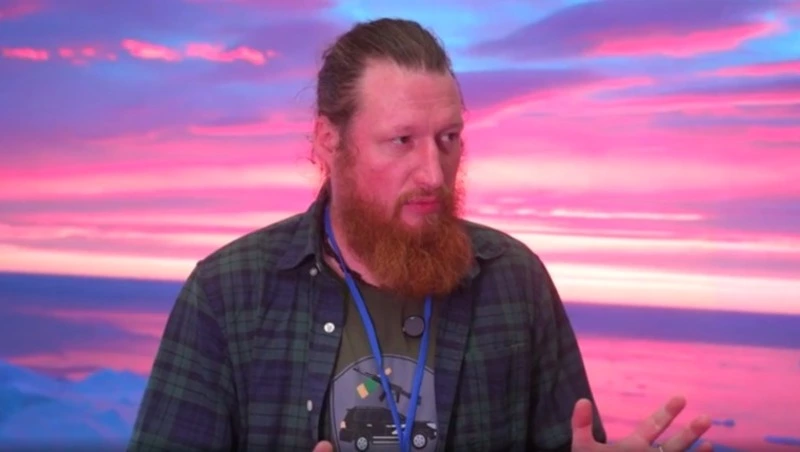 Основатель проекта WarGonzo рассказал о профессии военкора на МедиаСаммите в Южно-Сахалинске